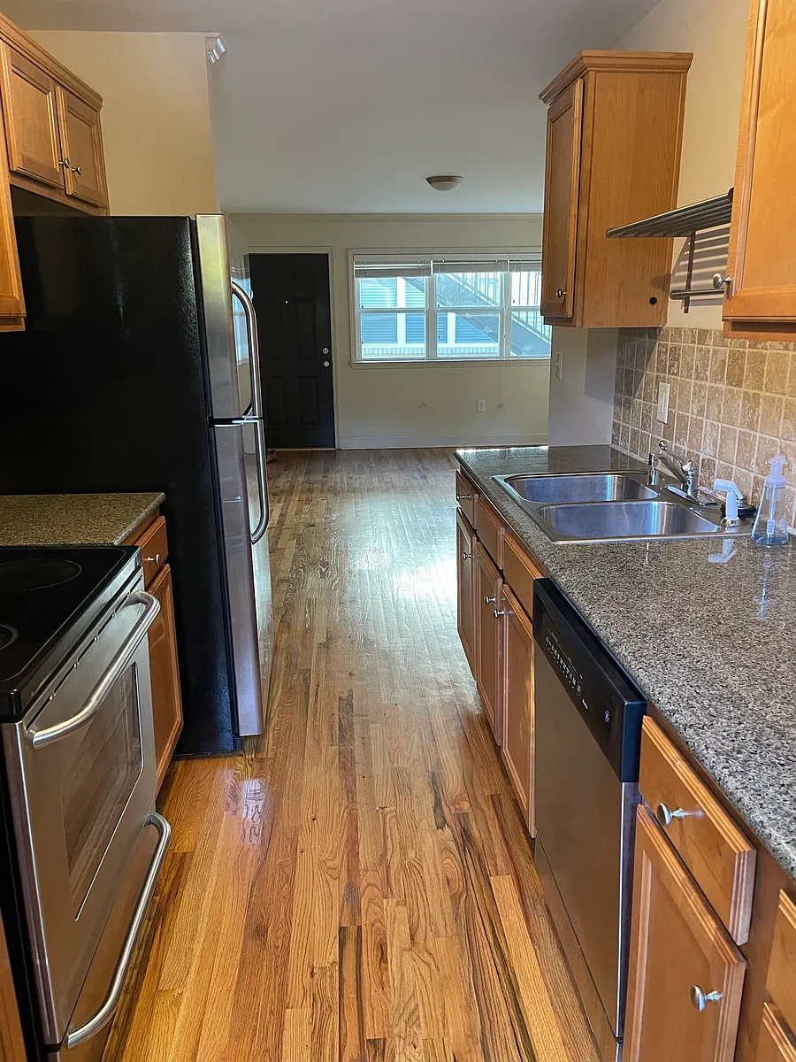 Building Photo - 48 Peachtree Rd #111