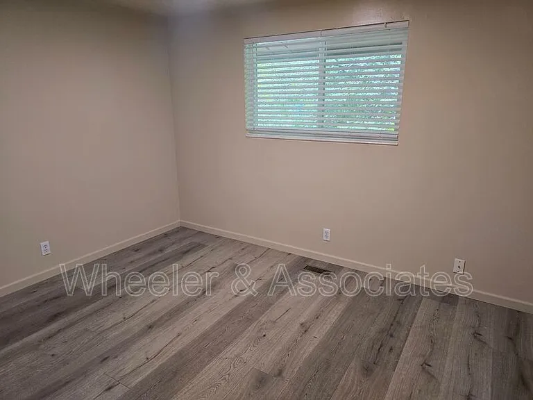 3070 Eccles Ave #8 — Photo 7