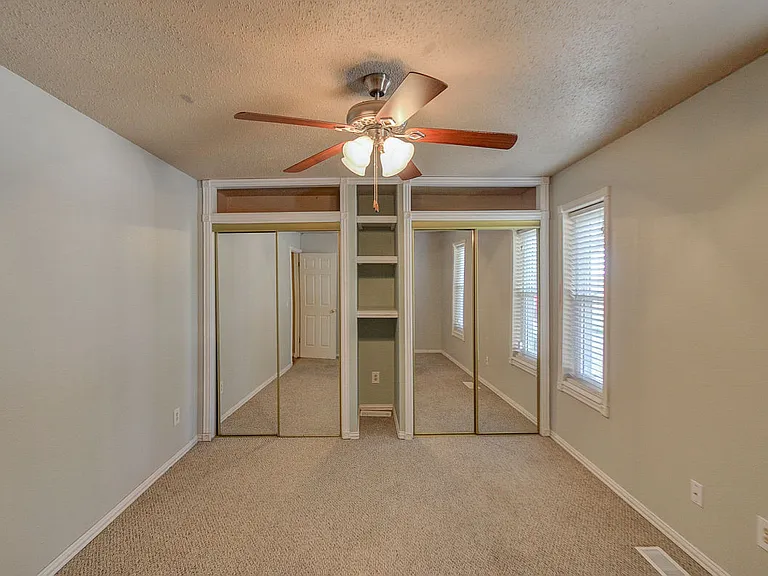 9800 Craford Ct — Photo 36