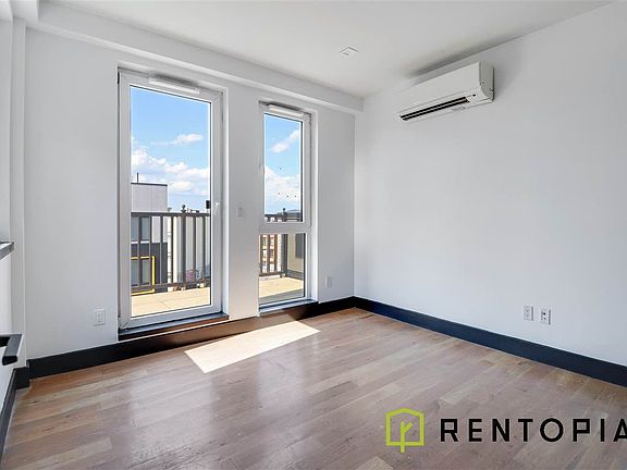 3rd image of 832 Lexington Ave #602C
