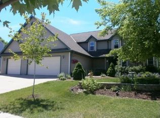1361 Orchard Cir, Oconomowoc, WI 53066