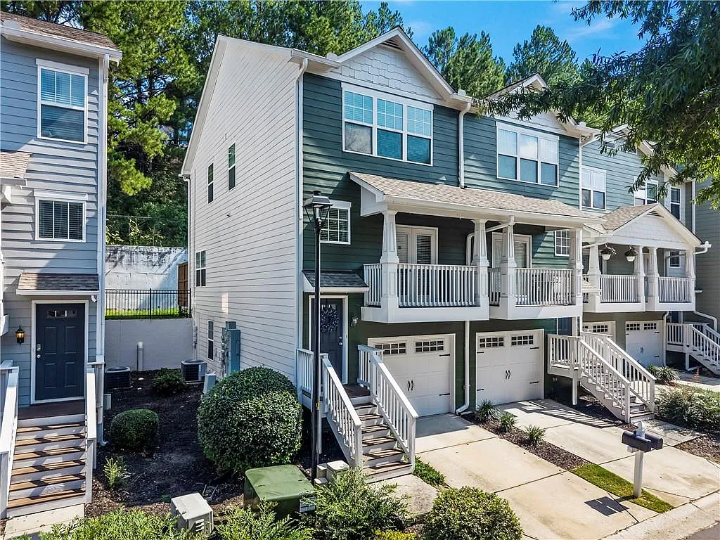 3 bed, 3.5 bath, 1326 sqft, $2,750 — Photo 2