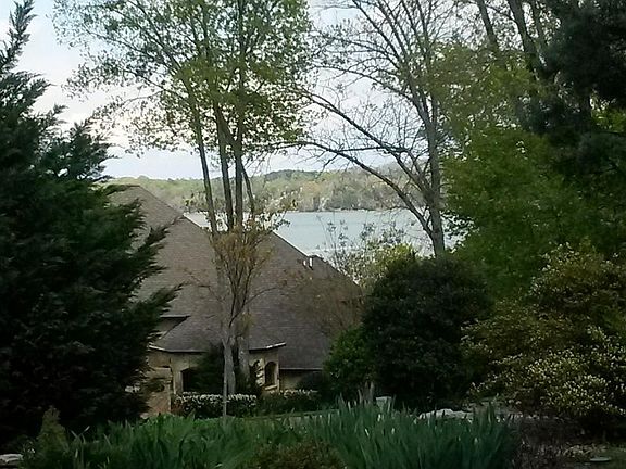 2nd image of 160 Rock Point Dr