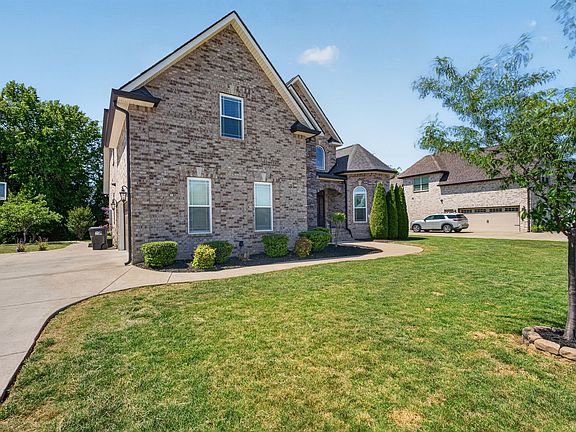 3rd image of 2918 Beaulah Dr