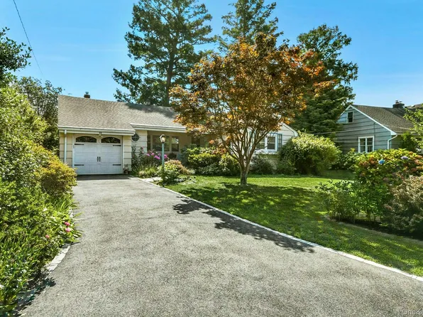 59 Wingam Drive, Islip, NY 11751