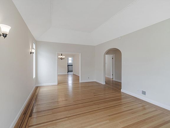 4th image of 2975 25th Ave