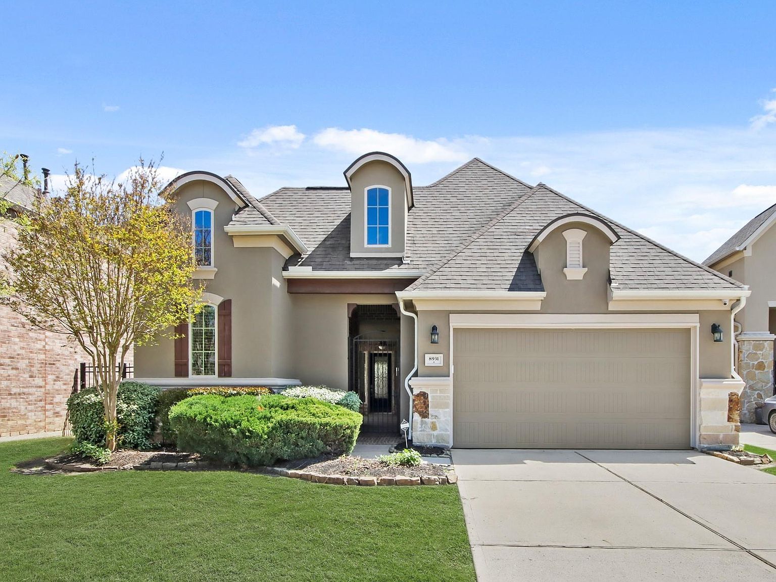 8931 Leaning Hollow Ln