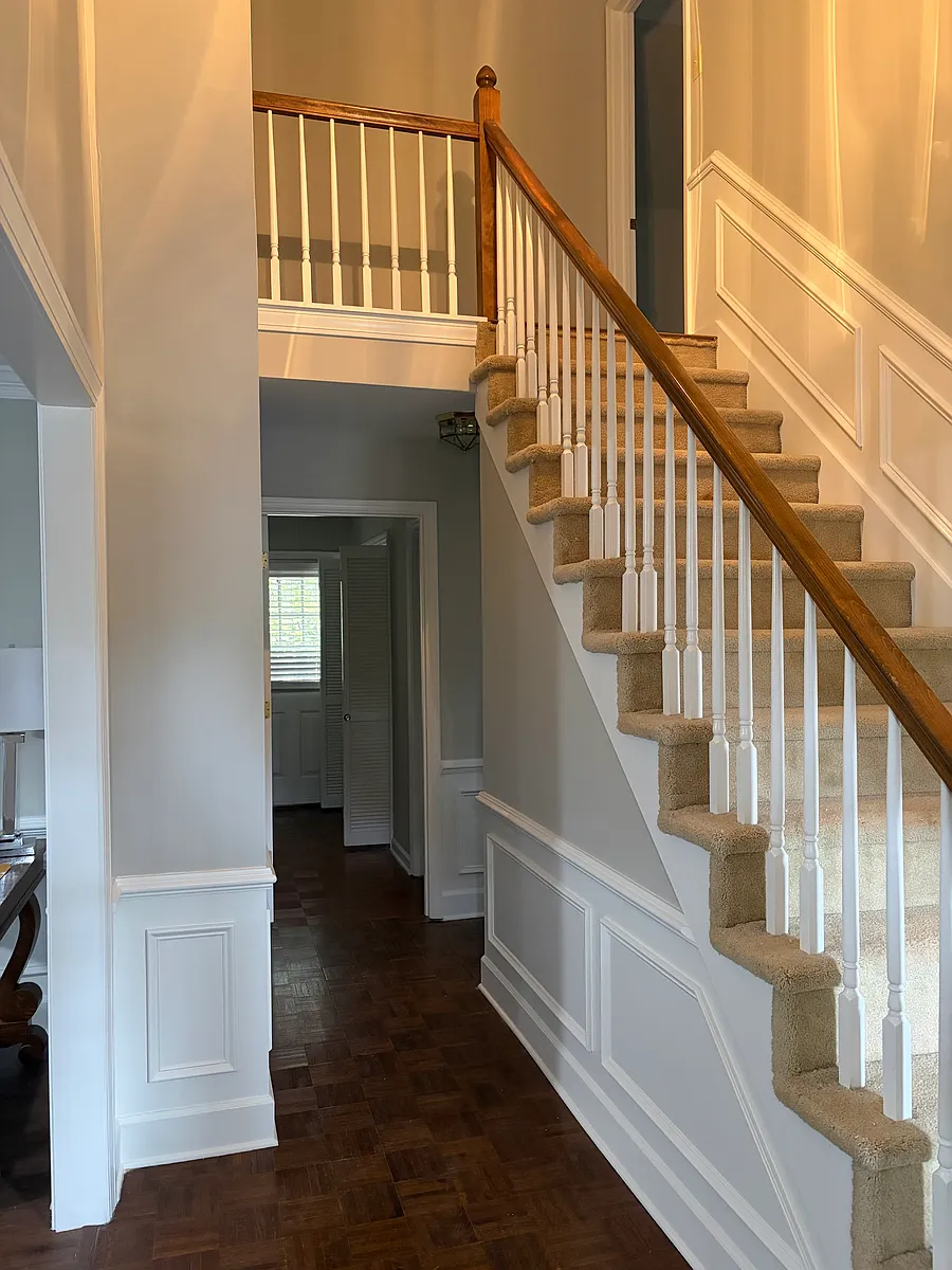 Building Photo - 2305 Willow Creek Ct E