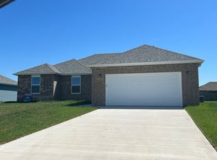 1207 Aundria Ave, Monett, MO 65708