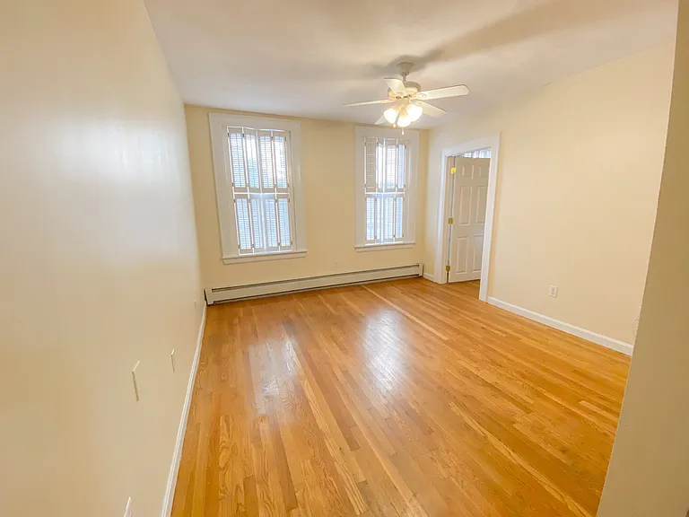 157 Endicott St — Photo 8
