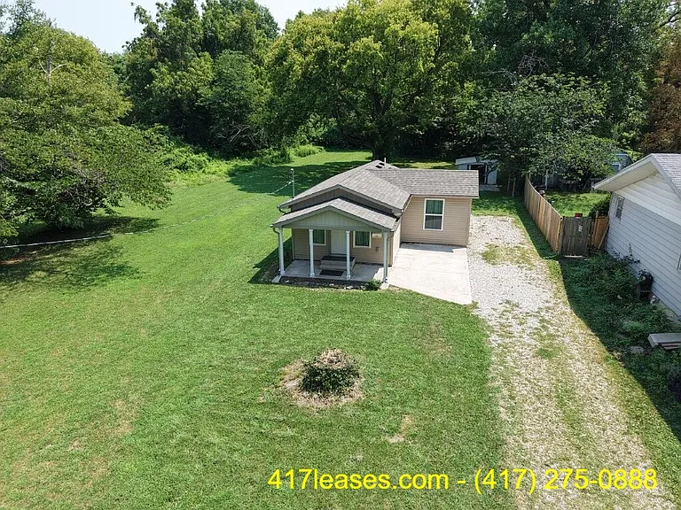 2518 N Weller Ave — Photo 31