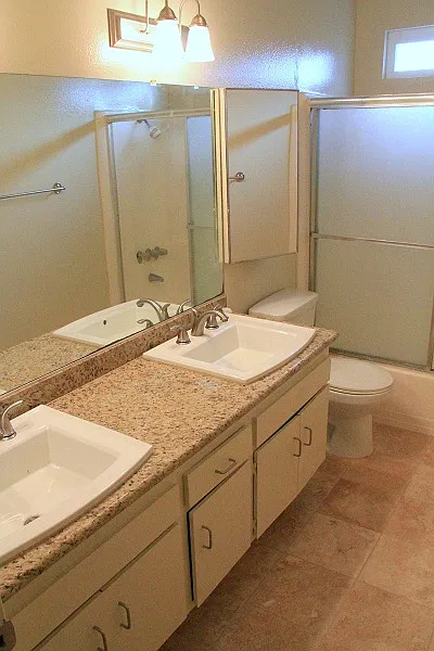 2 bed, 1.5 bath, 1200 sqft, $3,345 — Photo 4