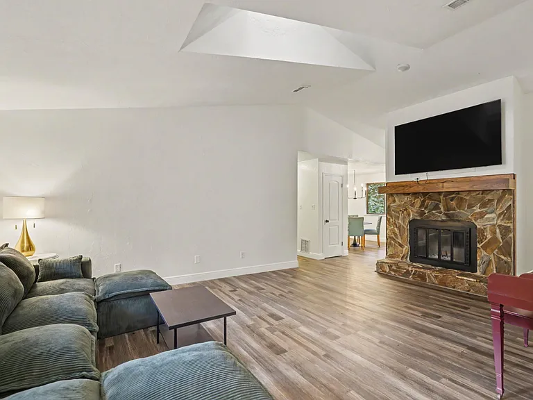 1830 Myrick Rd — Photo 4