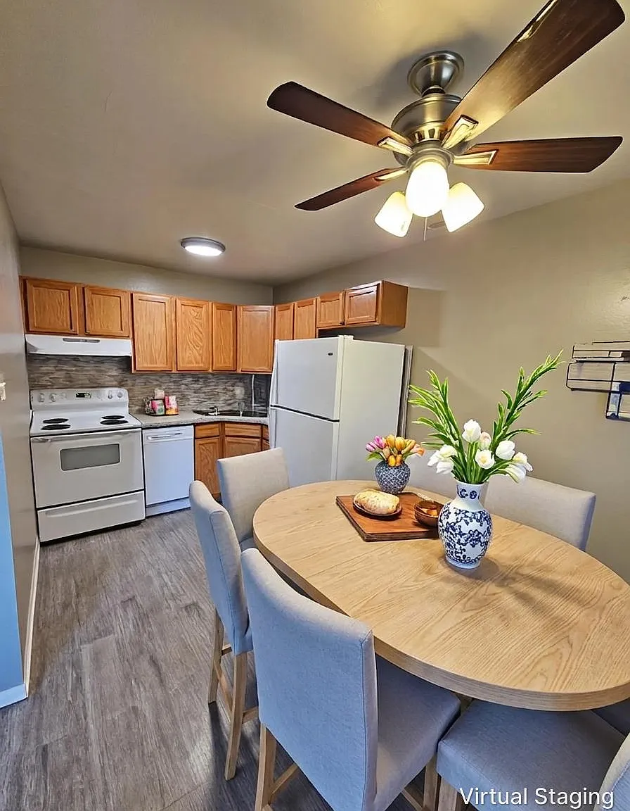 2 bed, 800 sqft, $1,300 — Photo 2