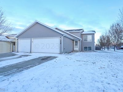 1739 12th St E, West Fargo, ND, 58078