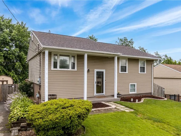 9848 Deerfield Dr, Irwin, PA 15642