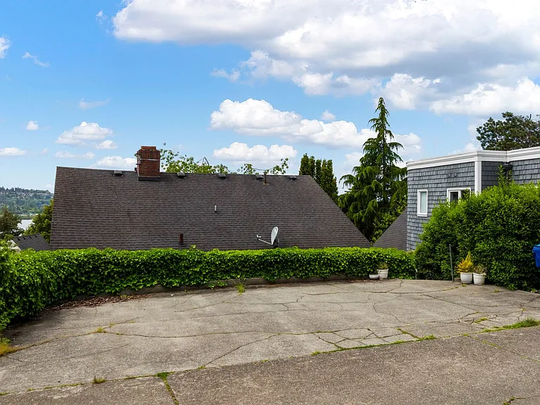 3814 46th Ave NE — Photo 29