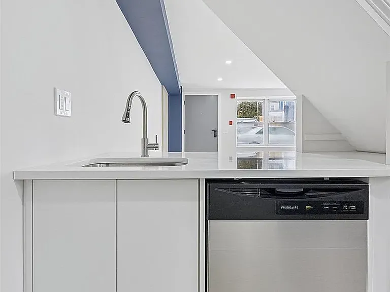 4522 Baker St #B27 — Photo 4