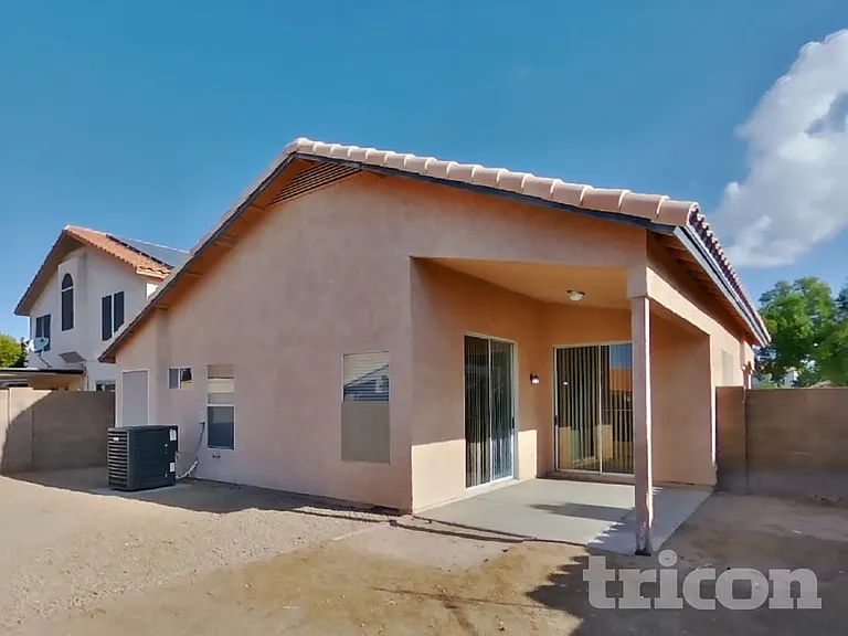8961 W Kathleen Rd — Photo 15