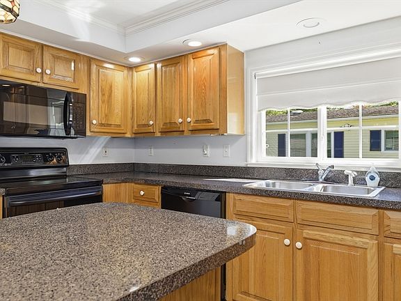 5th image of 50 Highland St #99