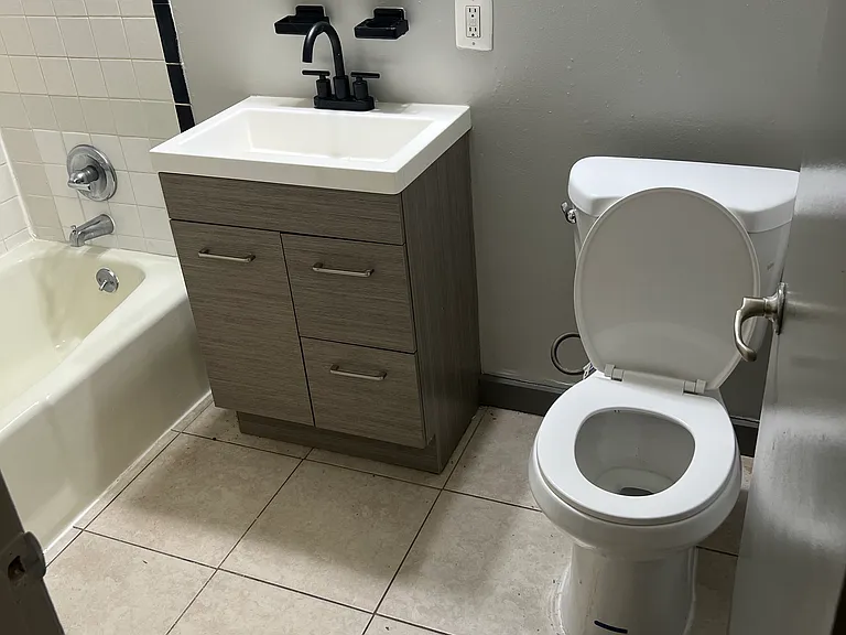 131 Clinic Dr #107 — Photo 8
