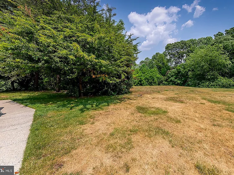 1122 Tristram Cir — Photo 15