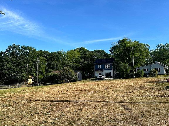 4th image of 200 N Line Street Ext