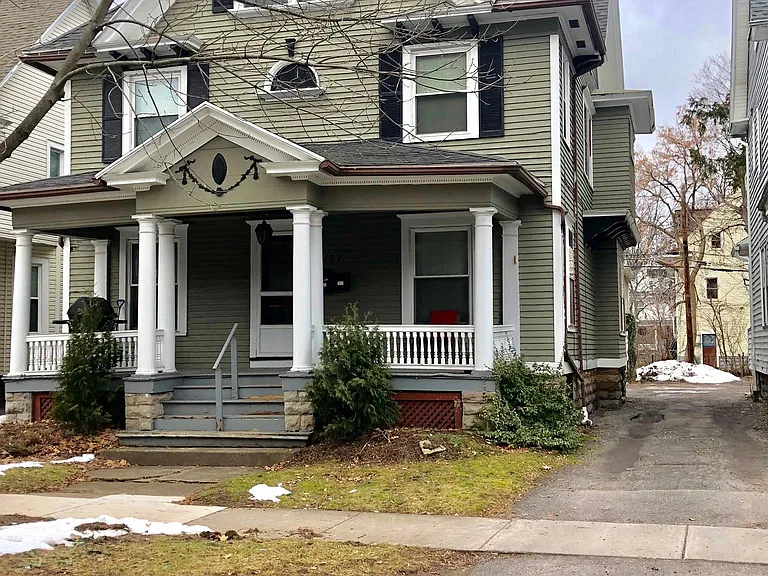 131 Rosedale St #UPPER MONROE — Photo 1