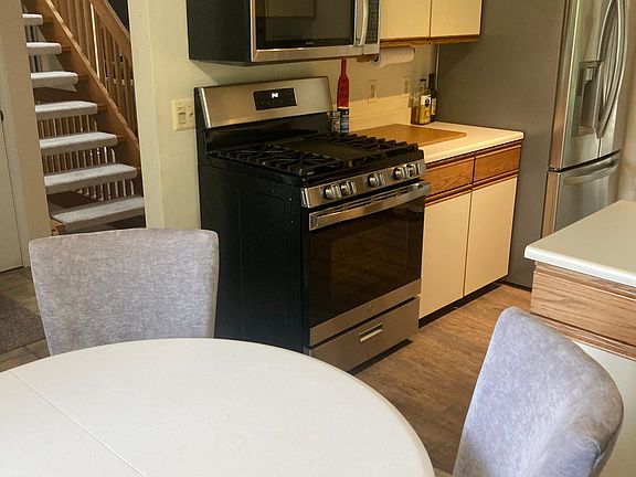 5th image of 9 Lockwood Dr #9