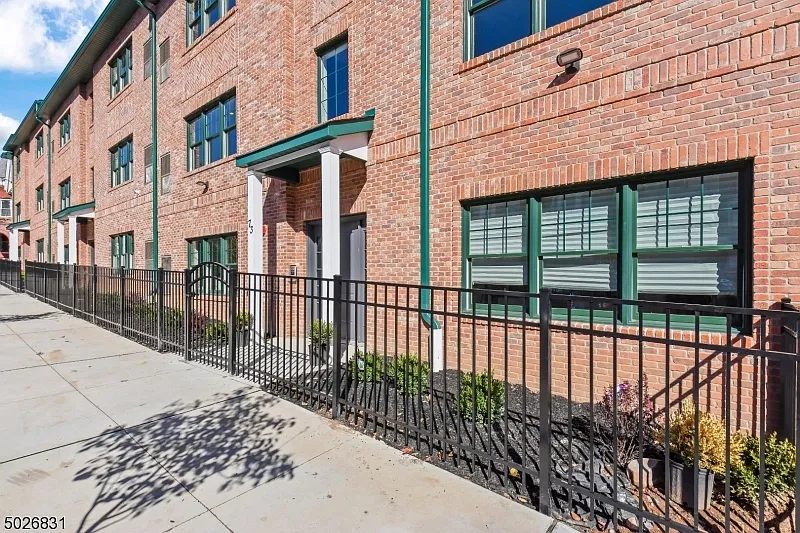 2 bed, 2.0 bath, $2,350 — Photo 1