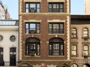 122 East 38th Street image 1 of 24