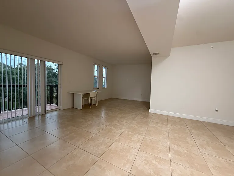 2532 SW 19th Ave #309 — Photo 10