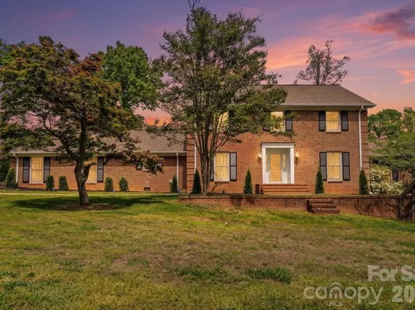 113 Woodstream Cir, Mooresville, NC 28117