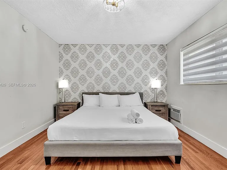 10004 E Bay Harbor Dr #3 — Photo 13