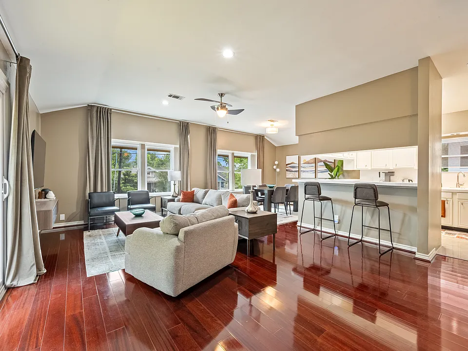 1112 Jackson Blvd #1/2