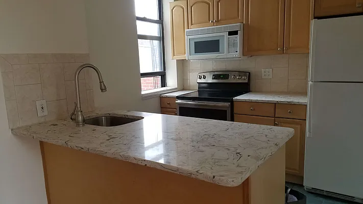 Rented by Chartwell Manhattan Realty | media 41
