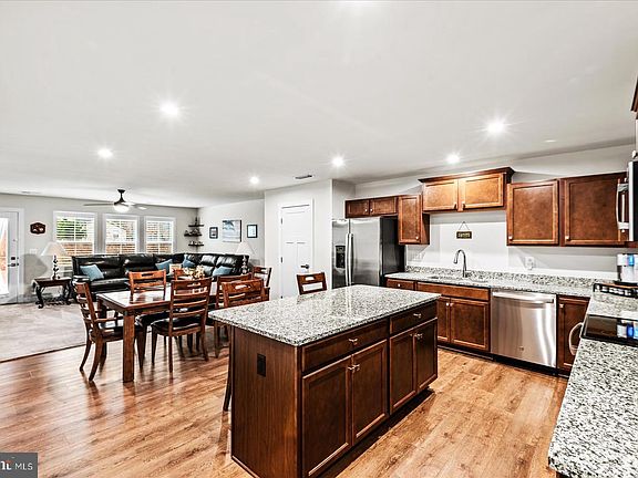 4th image of 35150 Daisy Way