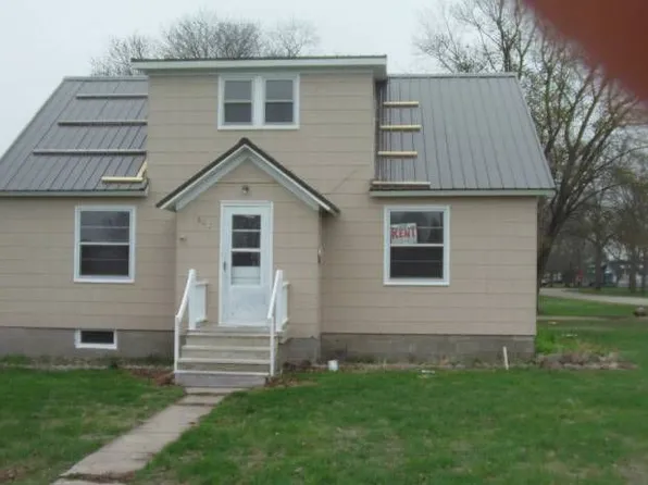 302 S Railroad St, Ceylon, MN 56121
