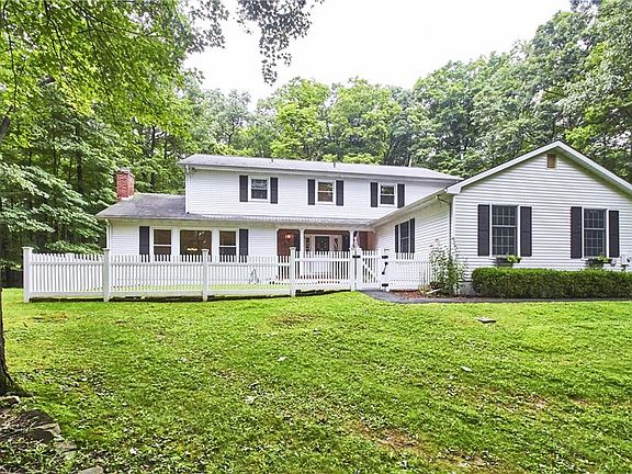 5th image of 9 Lori Ln