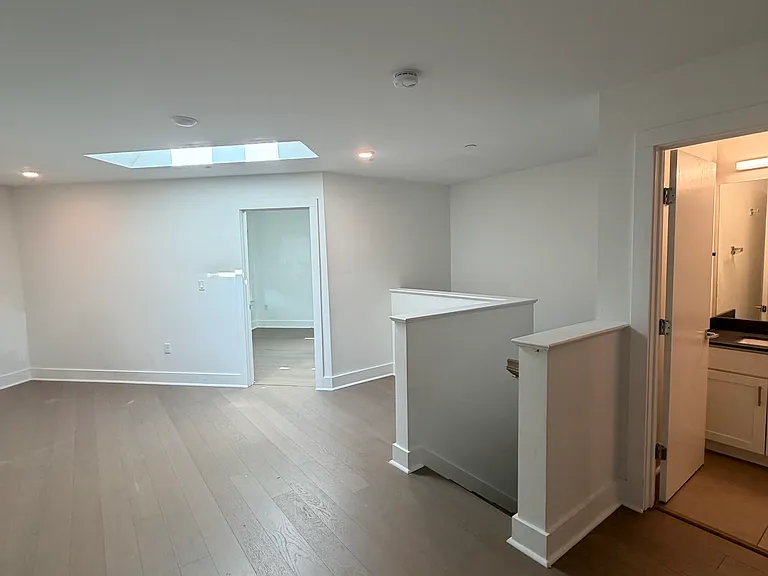 25 Eleanor St #205 — Photo 14