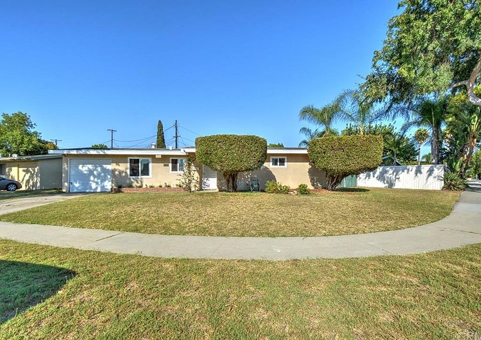 1st image of 1344 Vuelta Grande Ave