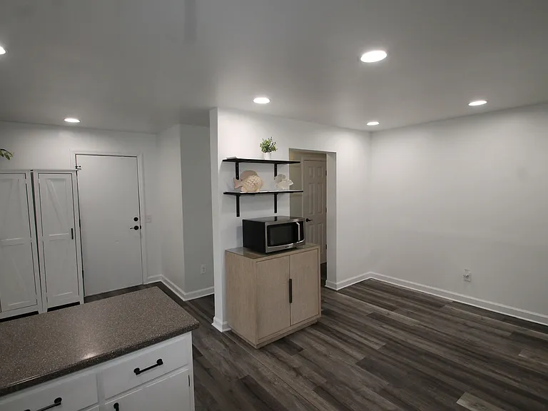 502 Pointe South Dr — Photo 9