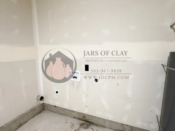 227 NE Cherry Hill Rd, Sheridan, OR 97378