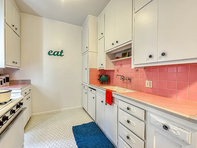 430 S Cloverdale Ave #24 — Photo 13