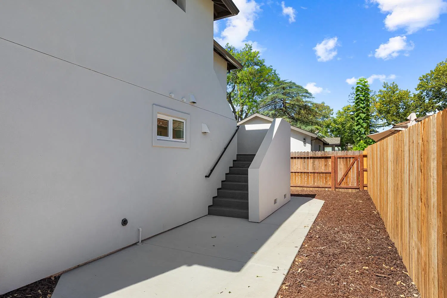 2 bed, 762 sqft, $2,200 — Photo 4