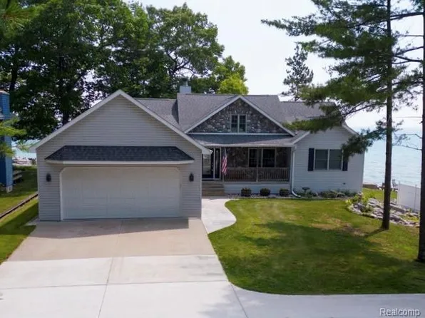 126 & 124 S Baldwin Resort Rd, East Tawas, MI 48730
