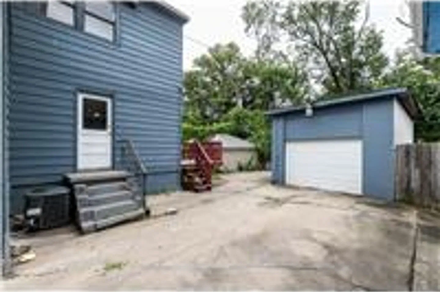 3 bed 1 bath Home with External Garage — Photo 3