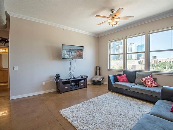 4th image of 201 W Lancaster Ave Unit 405