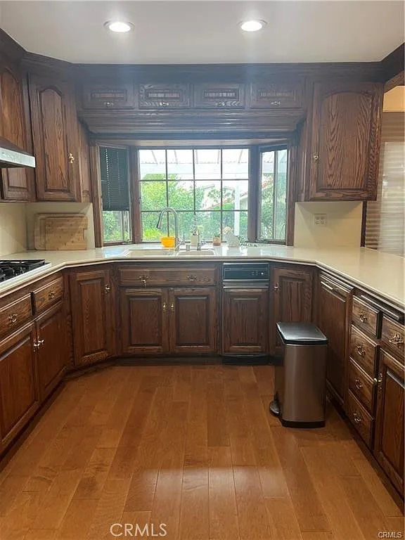 5 bed, 2788 sqft, $6,750 — Photo 3