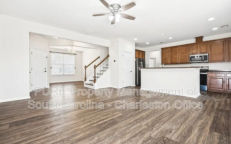 4 bed, 3.0 bath, 2437 sqft, $2,450 — Photo 3